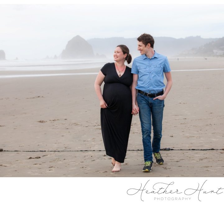 Joel and Anna | Cannon Beach, OR Maternity Session | Heather Hurt Photography